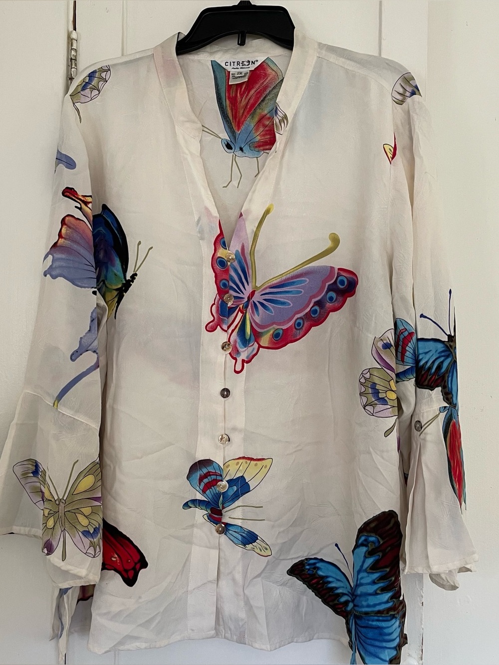 Citron Santa Monica White Silk colorful Butterfly Print Blouse 2x